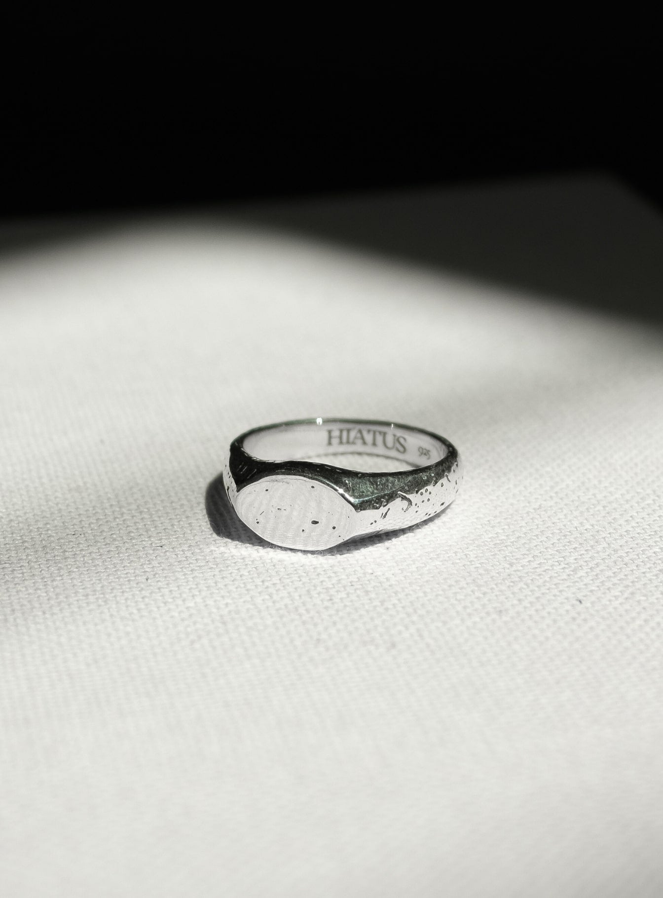 UNEARTH SIGNET RING (SILVER)