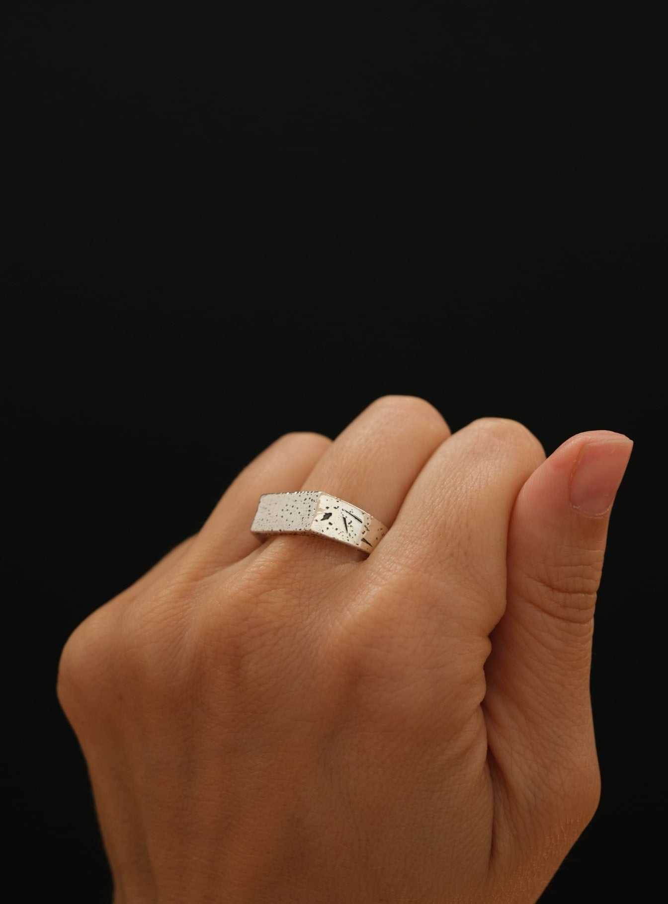 UNEARTH RING (SILVER)