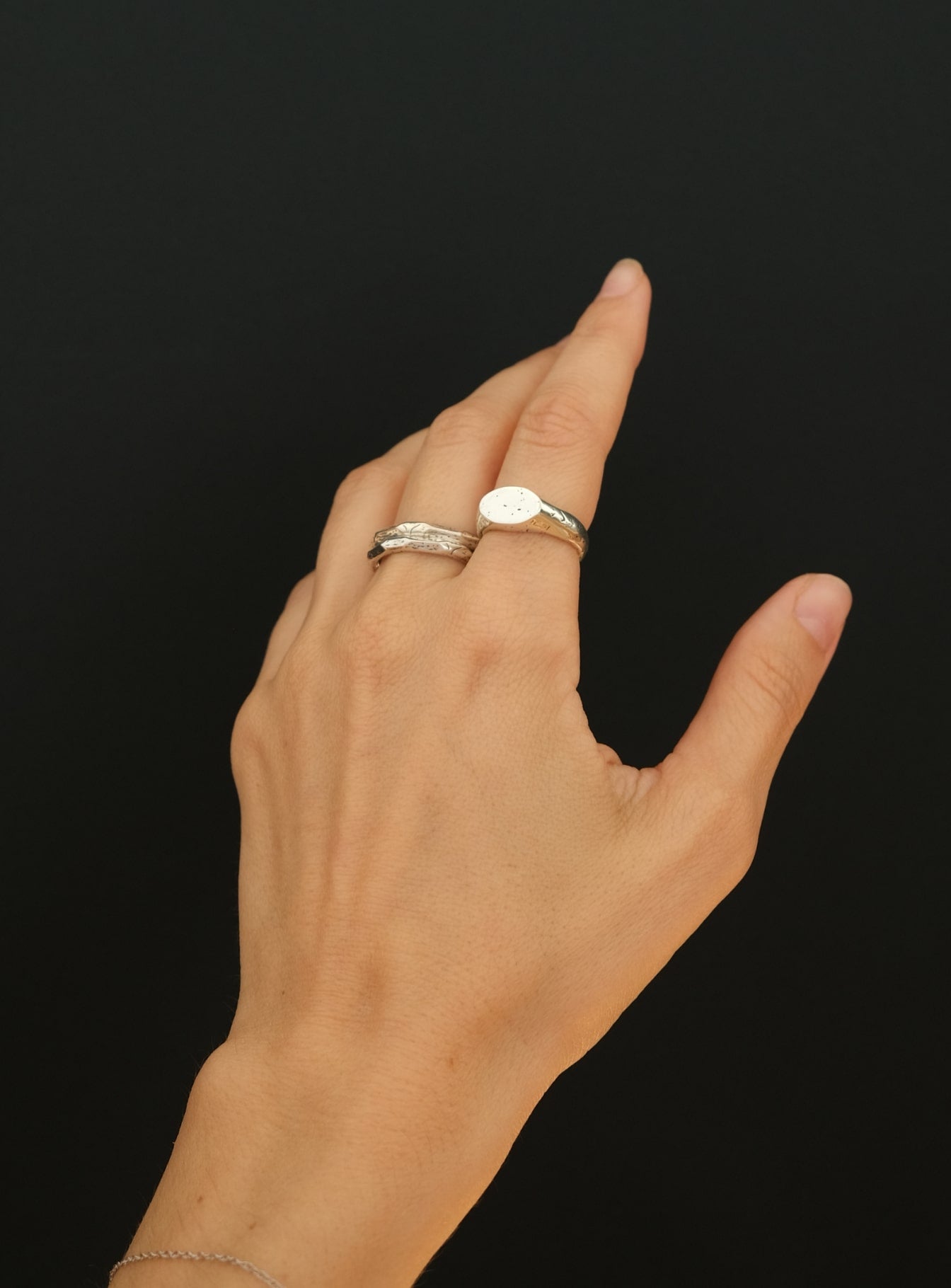 UNEARTH SIGNET RING (SILVER)